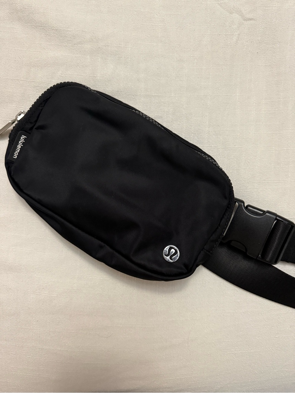 Lululemon Everywhere Belt Bag 1L